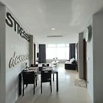 Vortex Suites Klcc By Holiday Villa